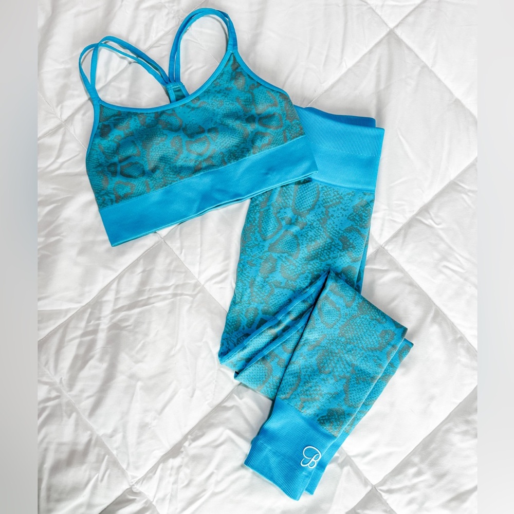 Bombshell Sportswear Snakeskin seamless legging and matching sports bra